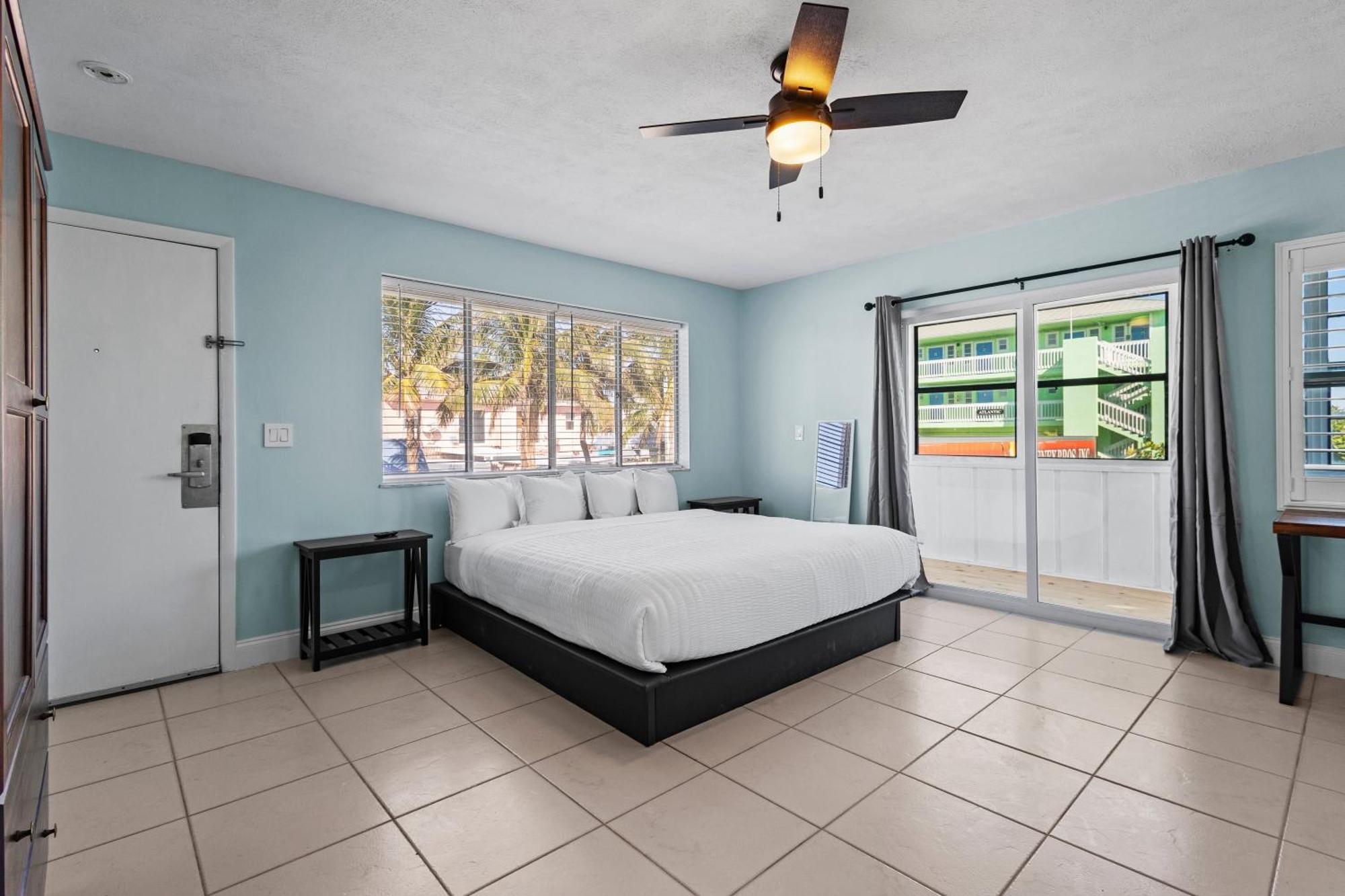 Partial Ocean View Hotel Room- King Bed #1 Fort Pierce Exteriör bild